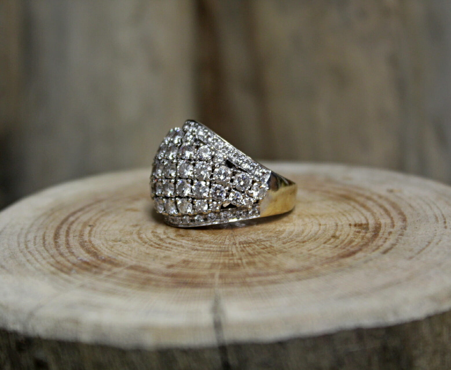 raken Waakzaamheid toezicht houden op 18Kt White Gold Fancy Diamond Dinner Ring - L. Oppleman