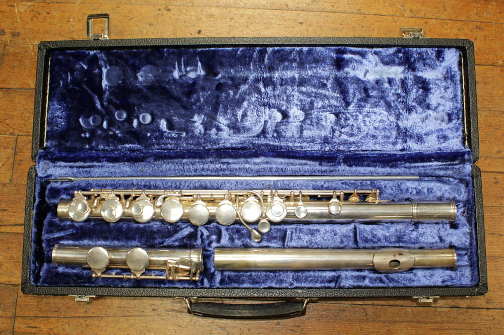 Gemeinhardt Flute Complete in case